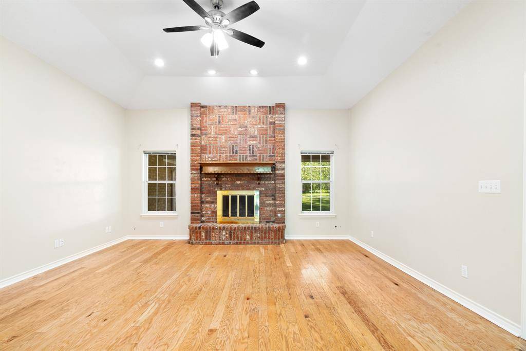 239 Deer Valley Drive, Powderly, TX 75473