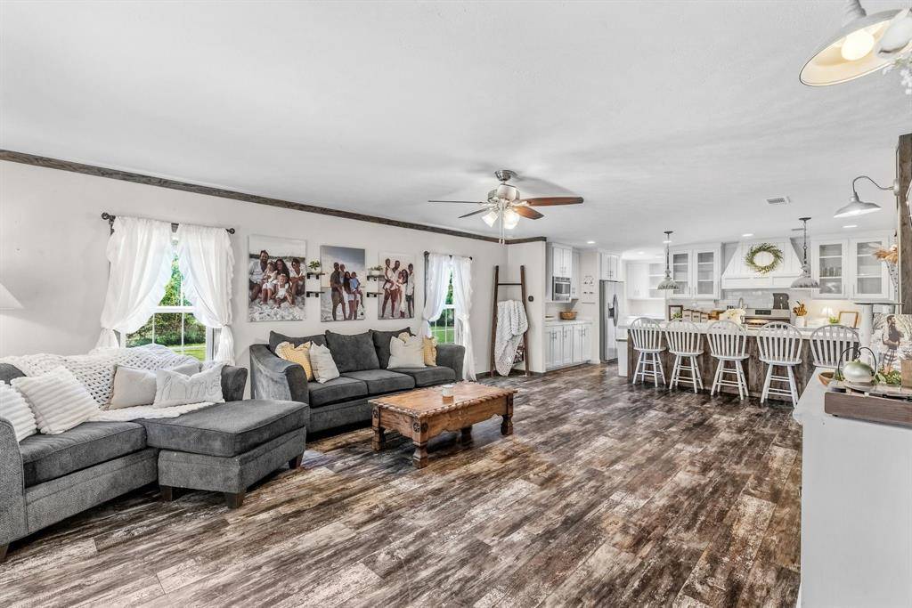 151 Hilltop Lane, Emory, TX 75440