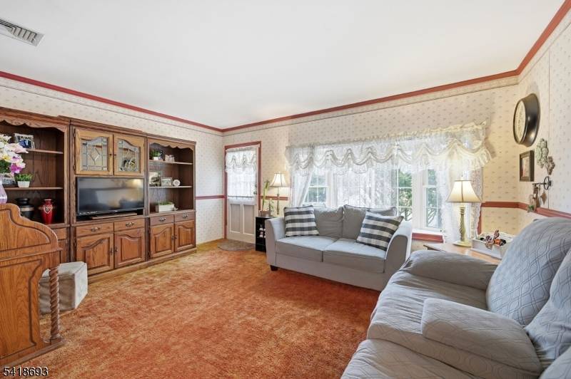 15 Colgate Rd, Oakland Boro, NJ 07436