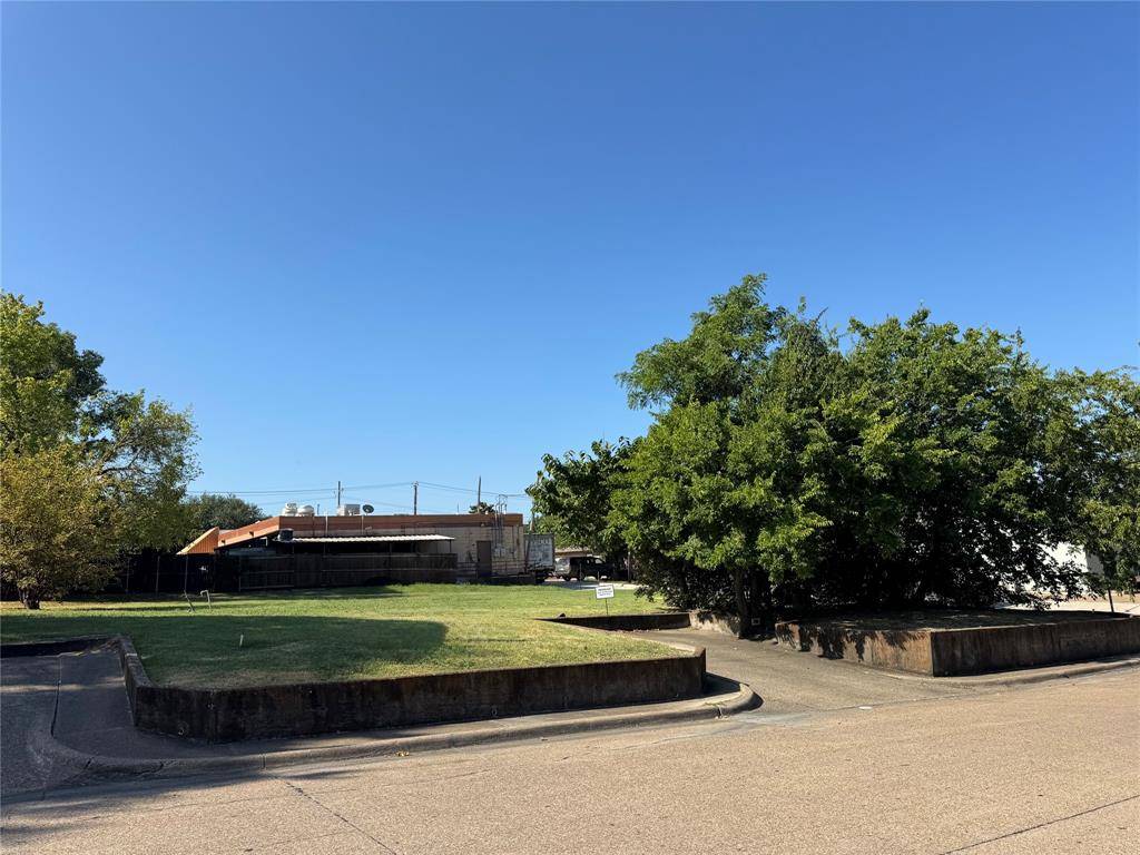 205 W kaufman, Rockwall, TX 75087