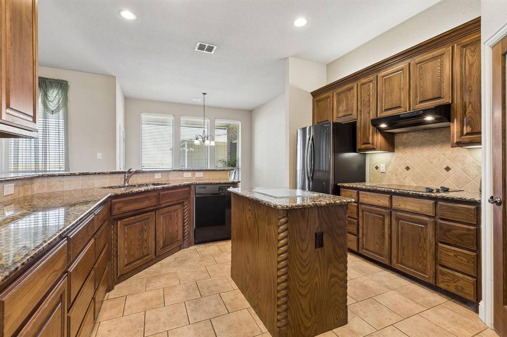 600 Lonesome Trail, Haslet, TX 76052