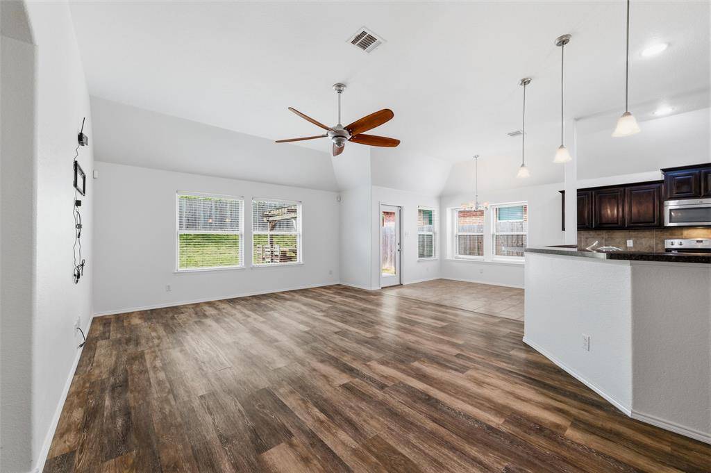 2312 Wakecrest Drive, Fort Worth, TX 76108