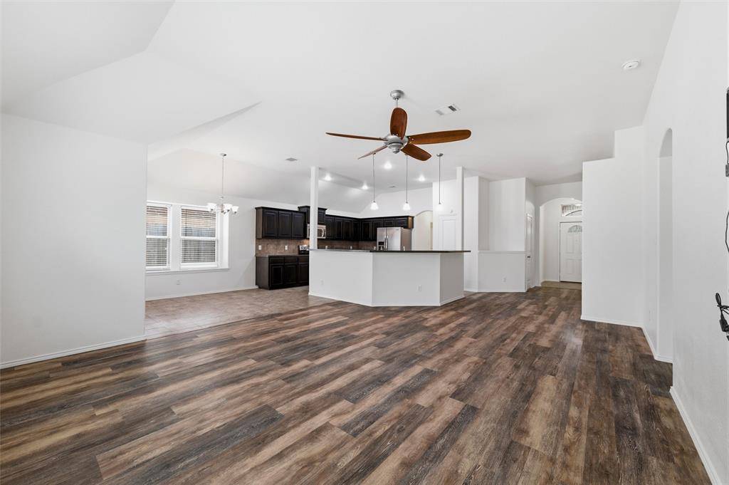 2312 Wakecrest Drive, Fort Worth, TX 76108