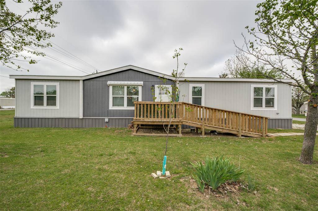 101 Shady Grove Drive, Sanger, TX 76266