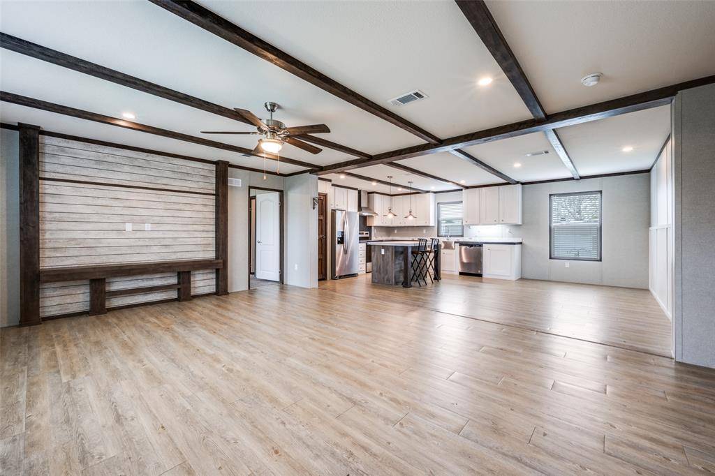 101 Shady Grove Drive, Sanger, TX 76266