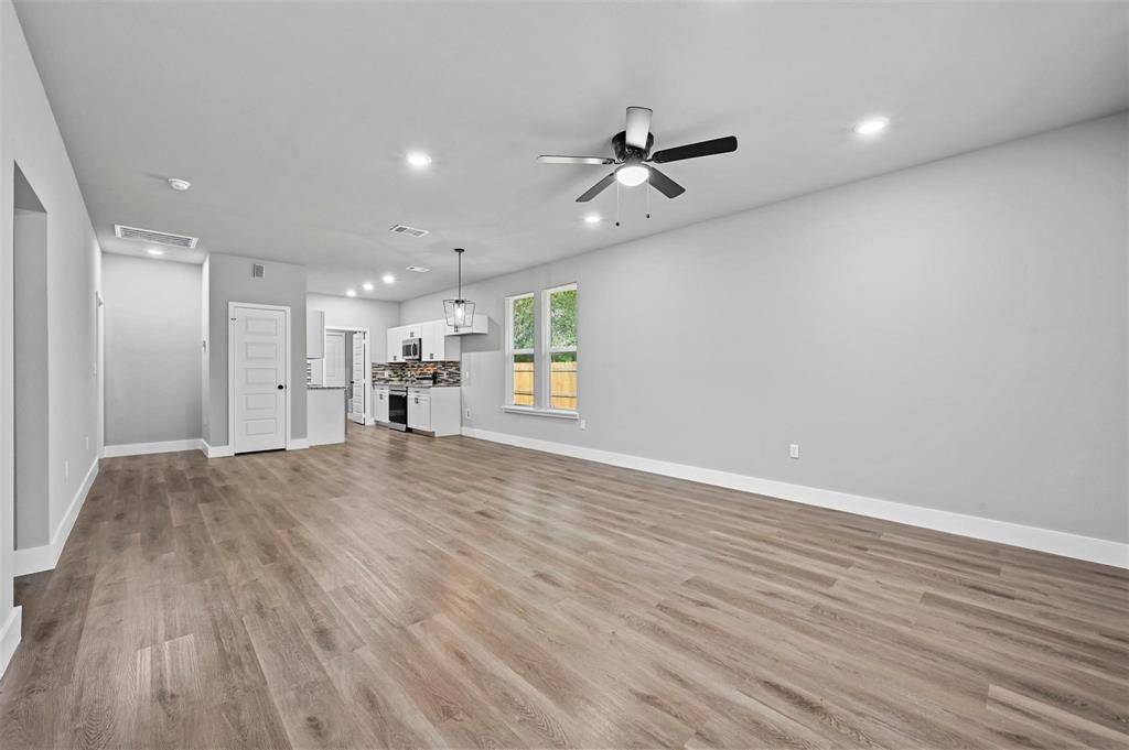 6147 Shawnee Drive, Mabank, TX 75156