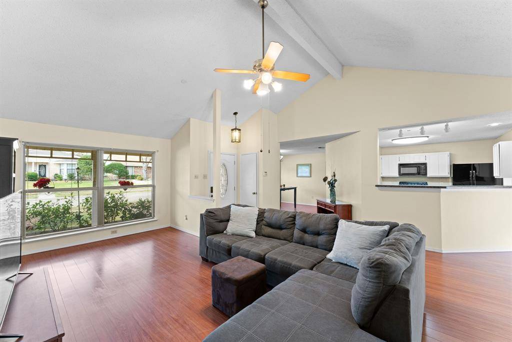 626 Brittany Drive, Mesquite, TX 75150