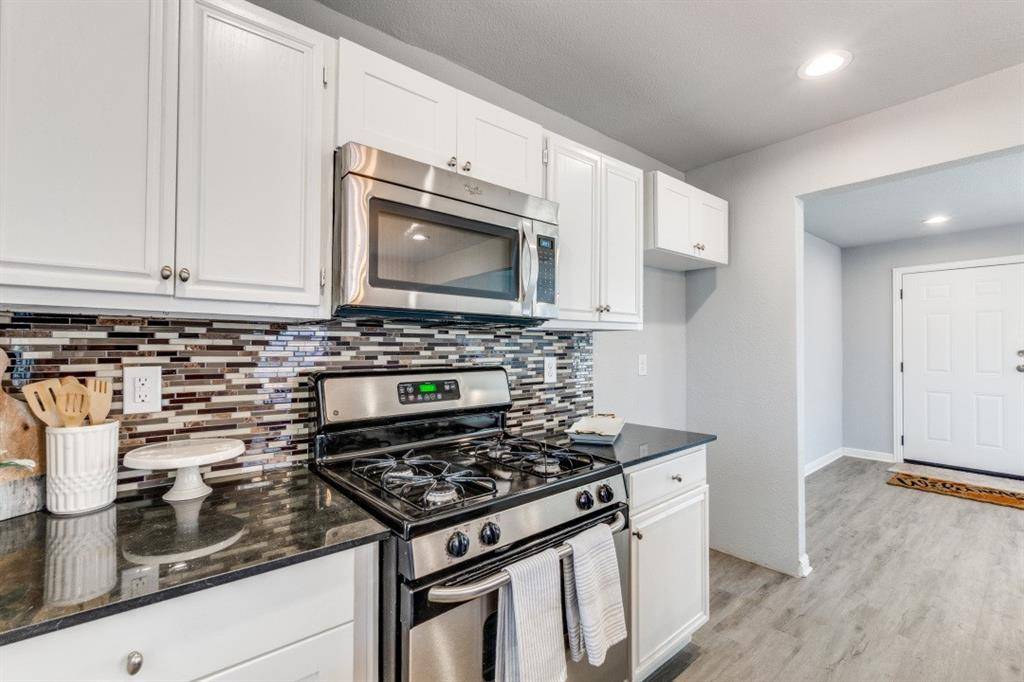 2627 Sharon Street, Dallas, TX 75211