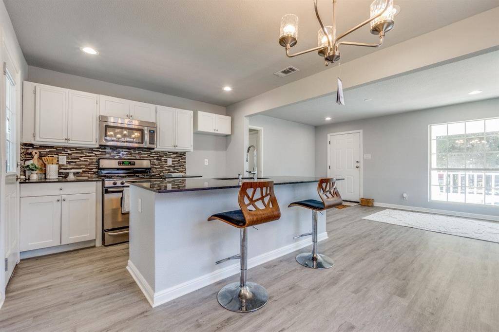 2627 Sharon Street, Dallas, TX 75211