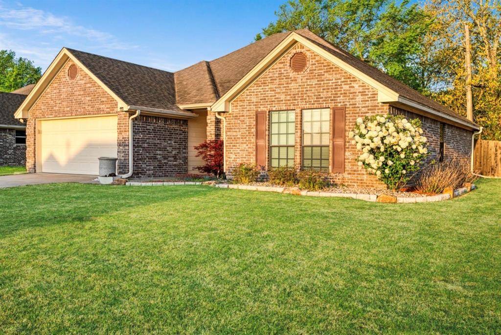 90 44th Street SW, Paris, TX 75460
