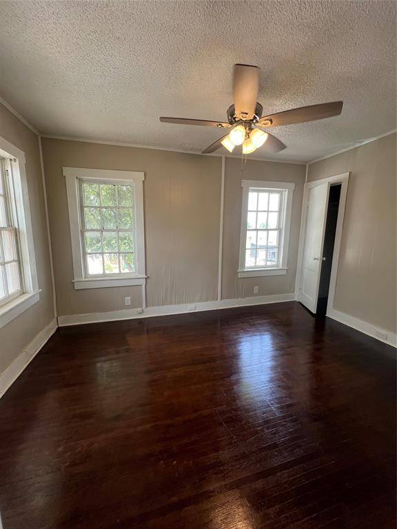 107 N Miller Street #1/2, Breckenridge, TX 76424