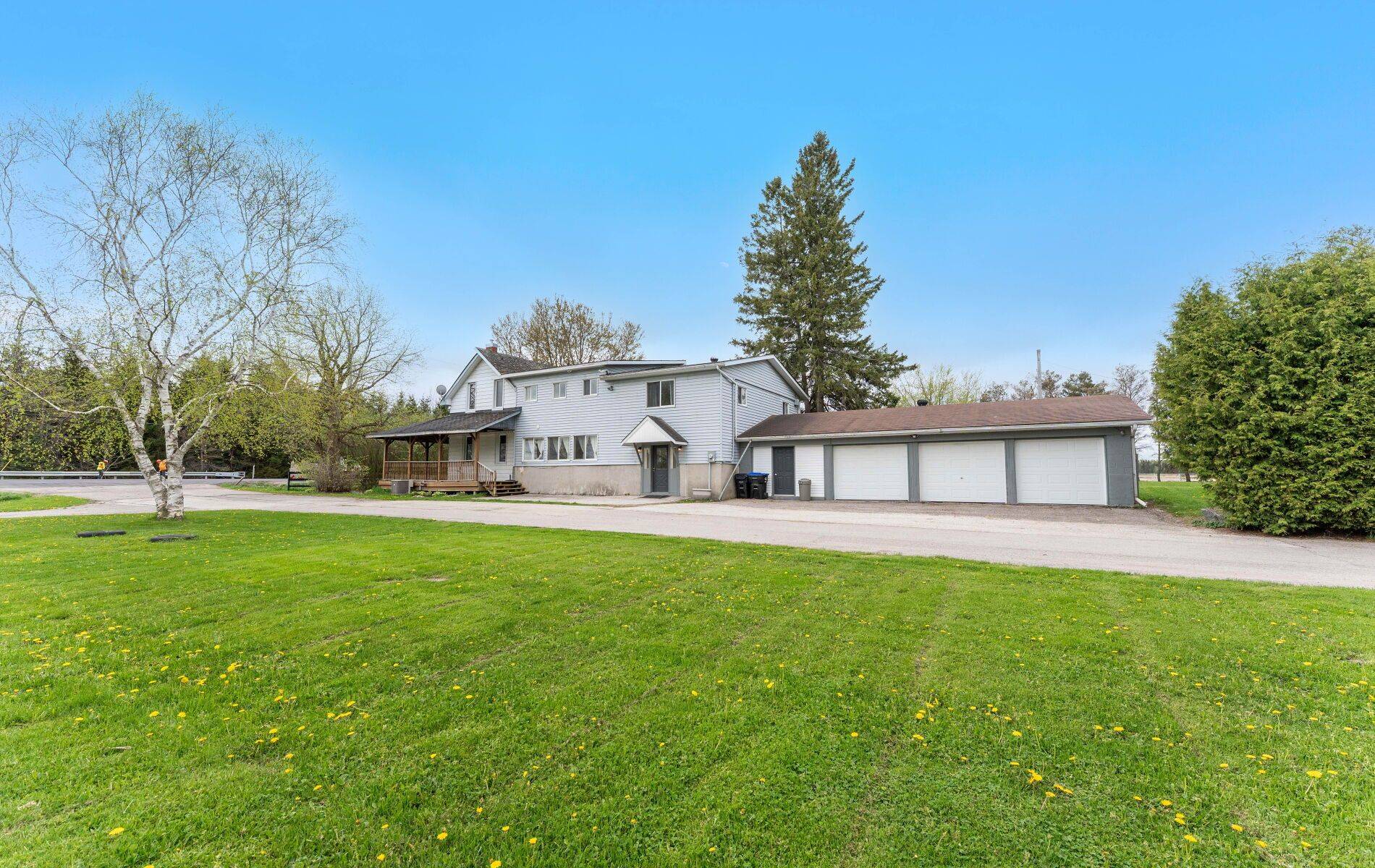 220 Queen RD W, Springwater, ON L0L 1P0