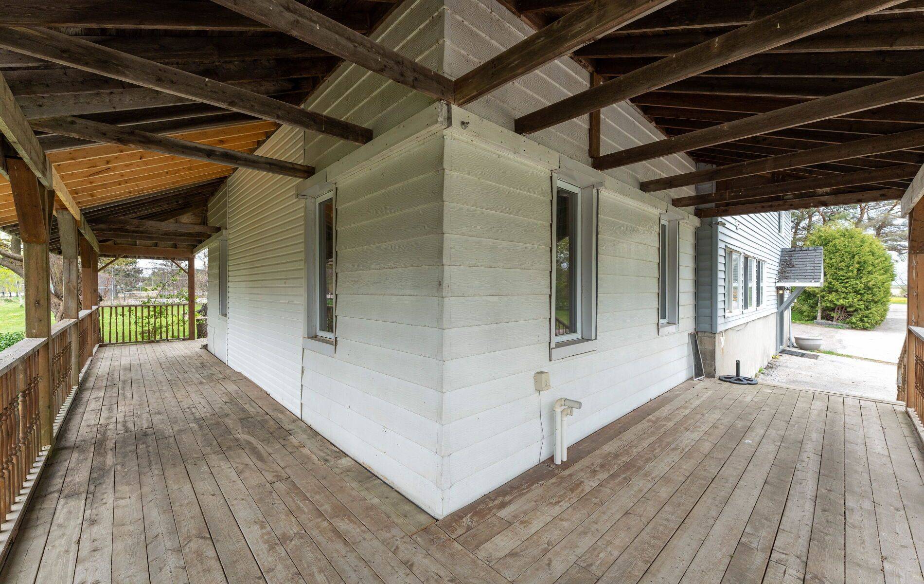 220 Queen RD W, Springwater, ON L0L 1P0