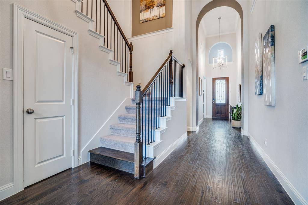 1011 Riviera Road, Roanoke, TX 76262