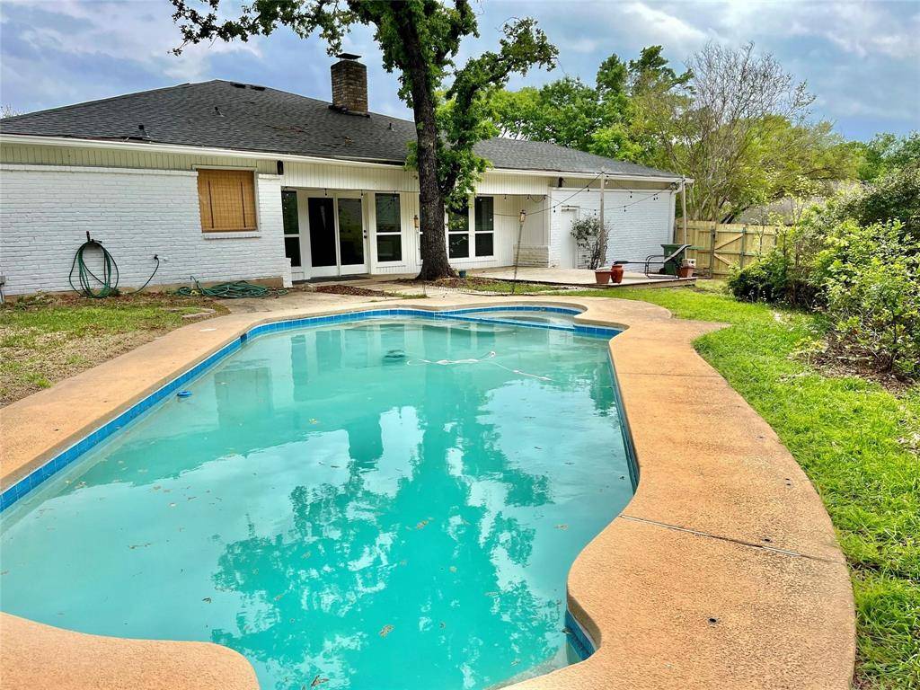 1827 Rhinevalley Drive, Arlington, TX 76012