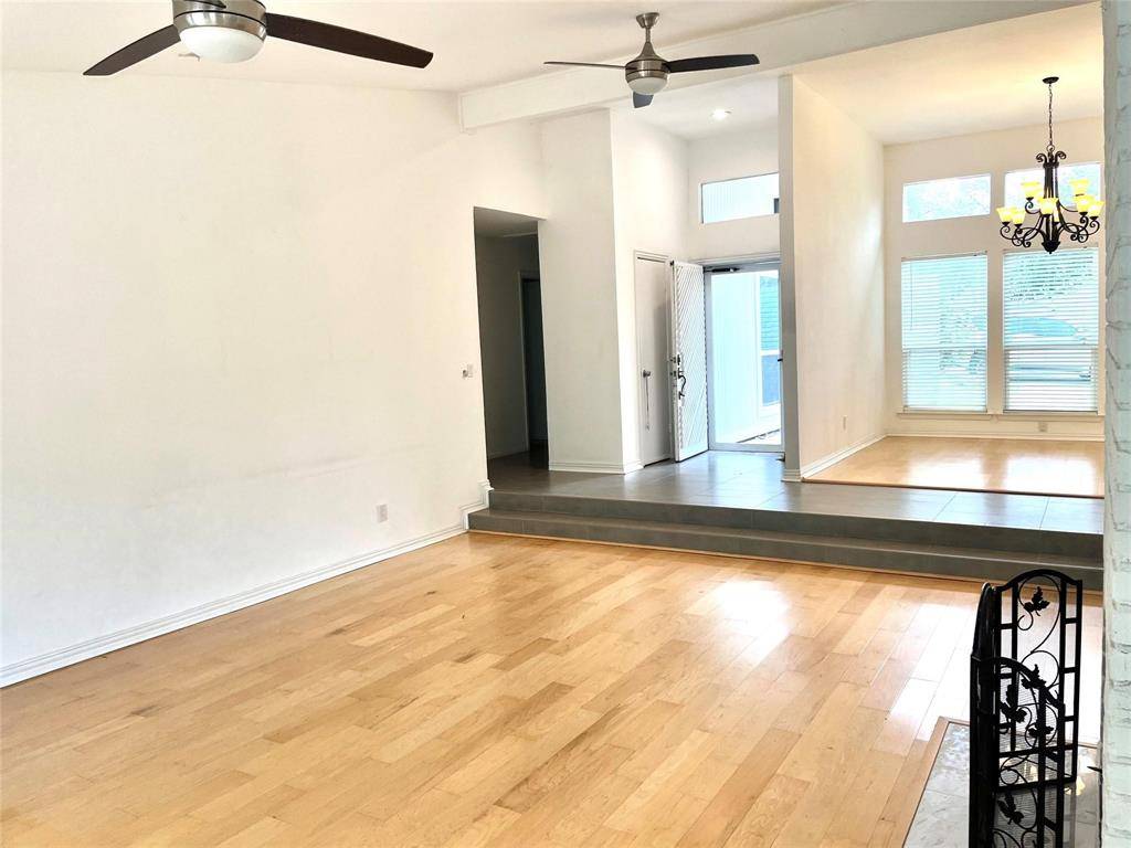 1827 Rhinevalley Drive, Arlington, TX 76012