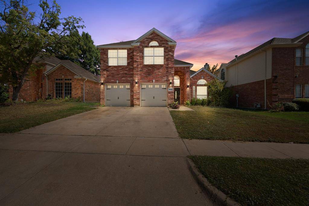 3652 Blue Spruce Drive, Fort Worth, TX 76040