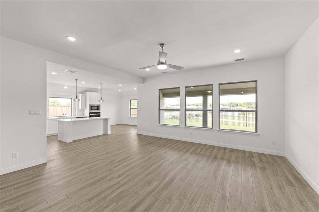 801 Trinity Street, Van Alstyne, TX 75495