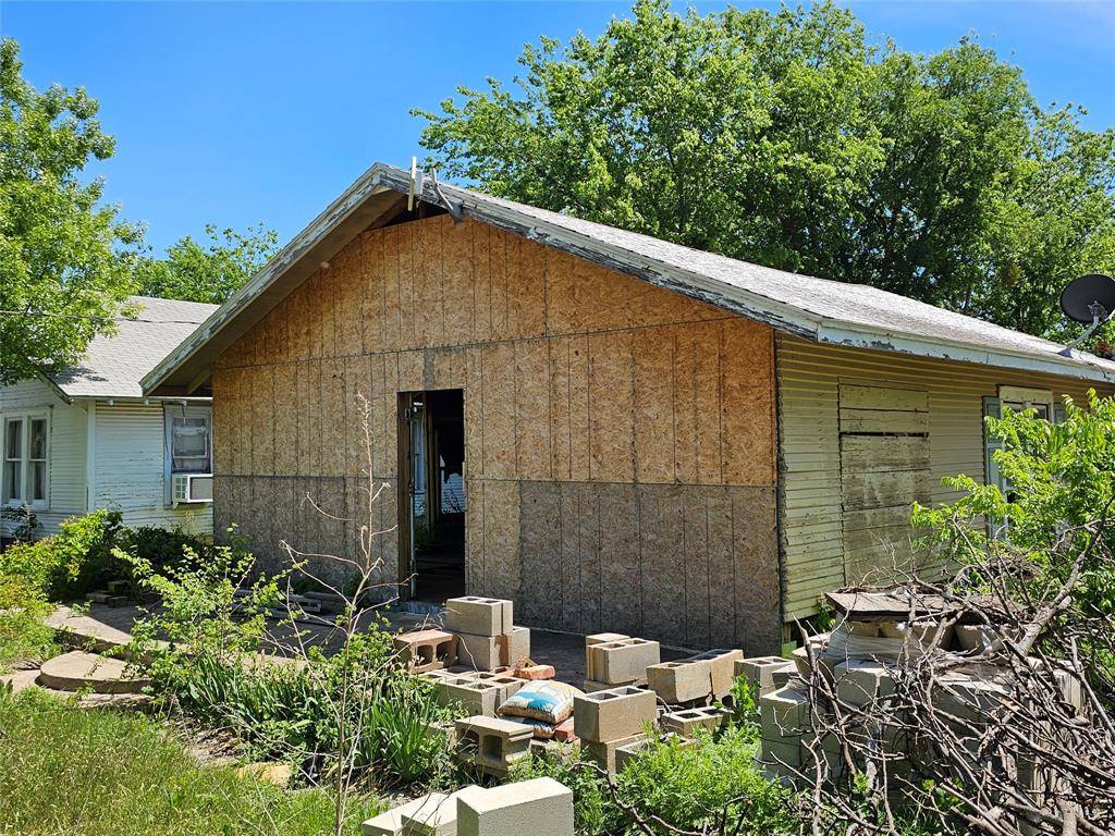 1008 Lackey Street, Brownwood, TX 76801