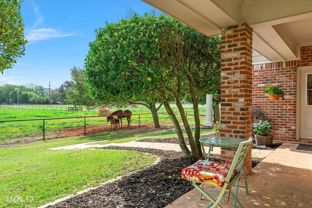 2675 Swan Lake Road, Bossier City, LA 71111