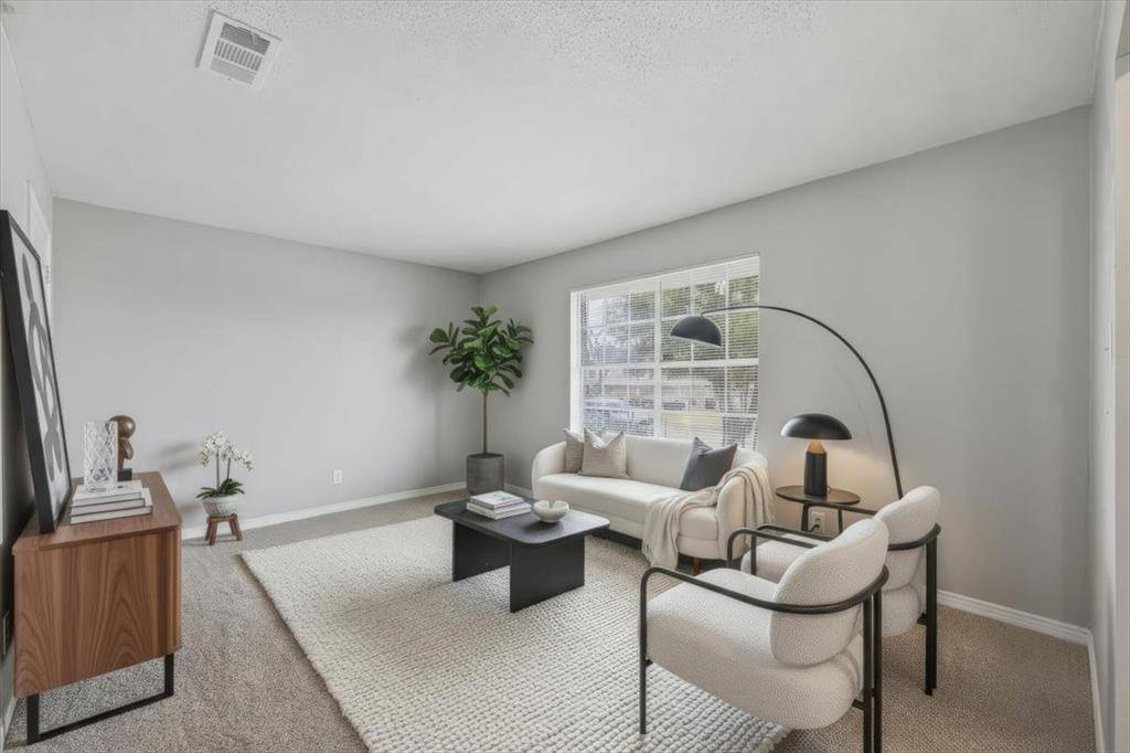 121 Hillside Lane, Desoto, TX 75115