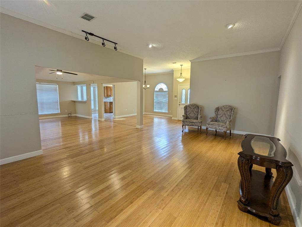 6019 Mapleshade Lane, Dallas, TX 75252