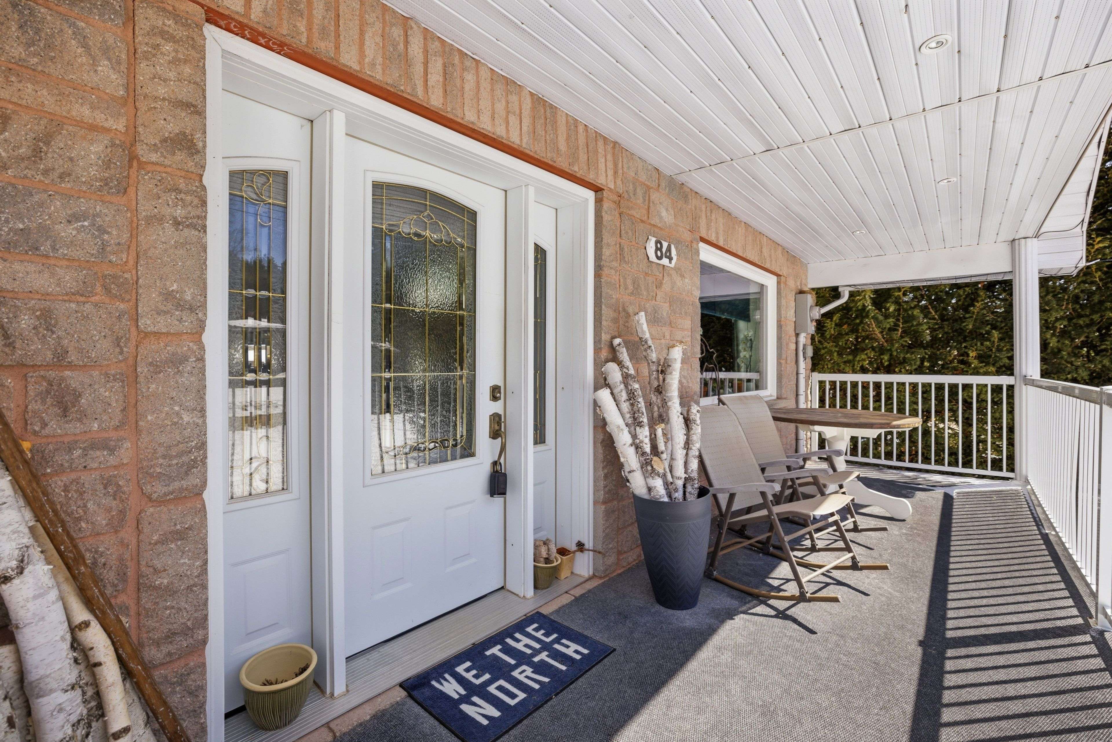 84 Pinewood PL, Deep River, ON K0J 1P0