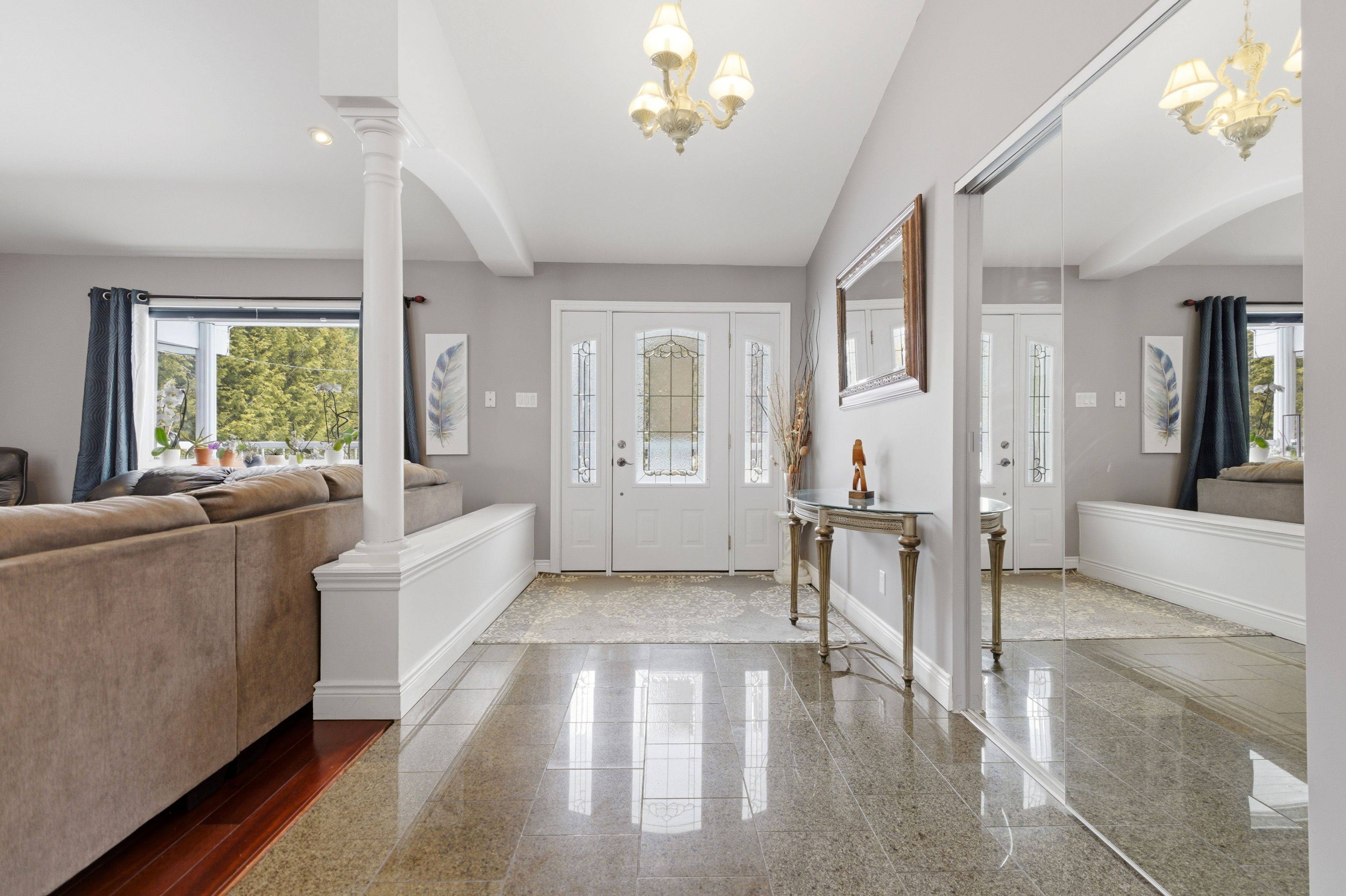 84 Pinewood PL, Deep River, ON K0J 1P0