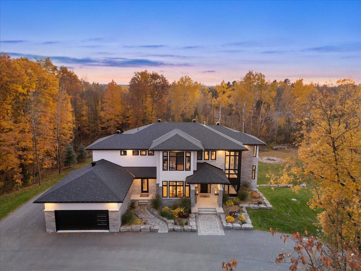 131 Cherryhill DR, Carp - Huntley Ward, ON K0A 1L0