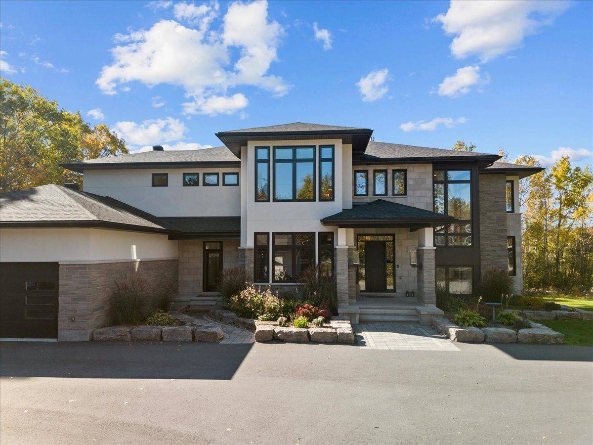 131 Cherryhill DR, Carp - Huntley Ward, ON K0A 1L0