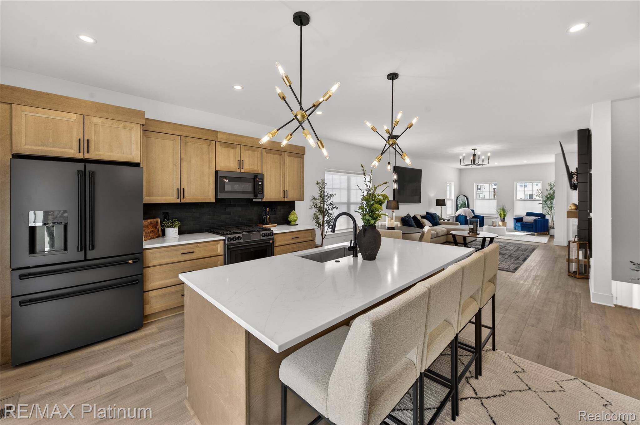 1652 Pinecroft LN, Howell Township, MI 48855