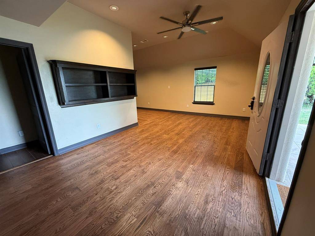 3307 Roberts Cut Off Road, Lake Worth, TX 76114