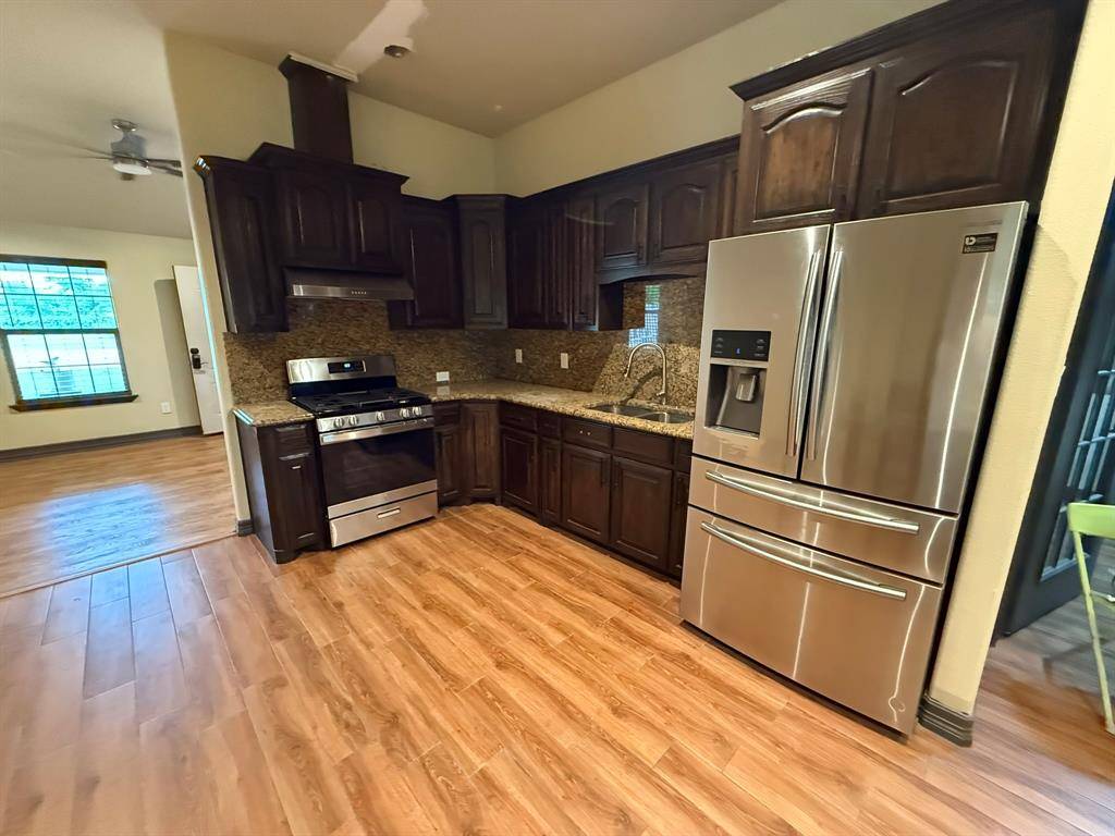 3307 Roberts Cut Off Road, Lake Worth, TX 76114