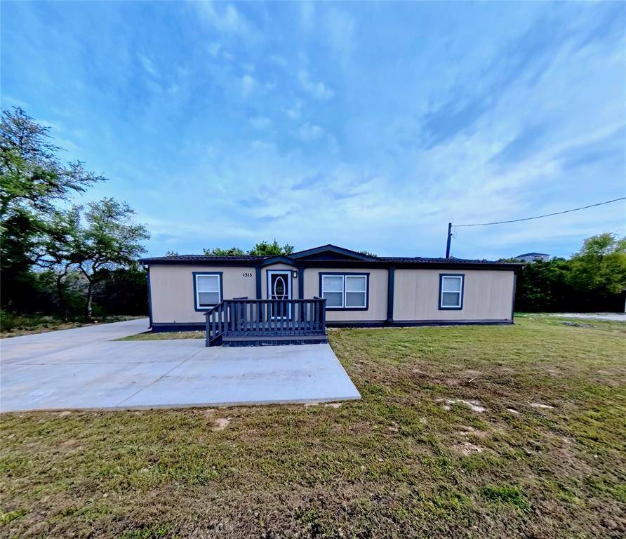 1315 Phoenix Court, Granbury, TX 76048