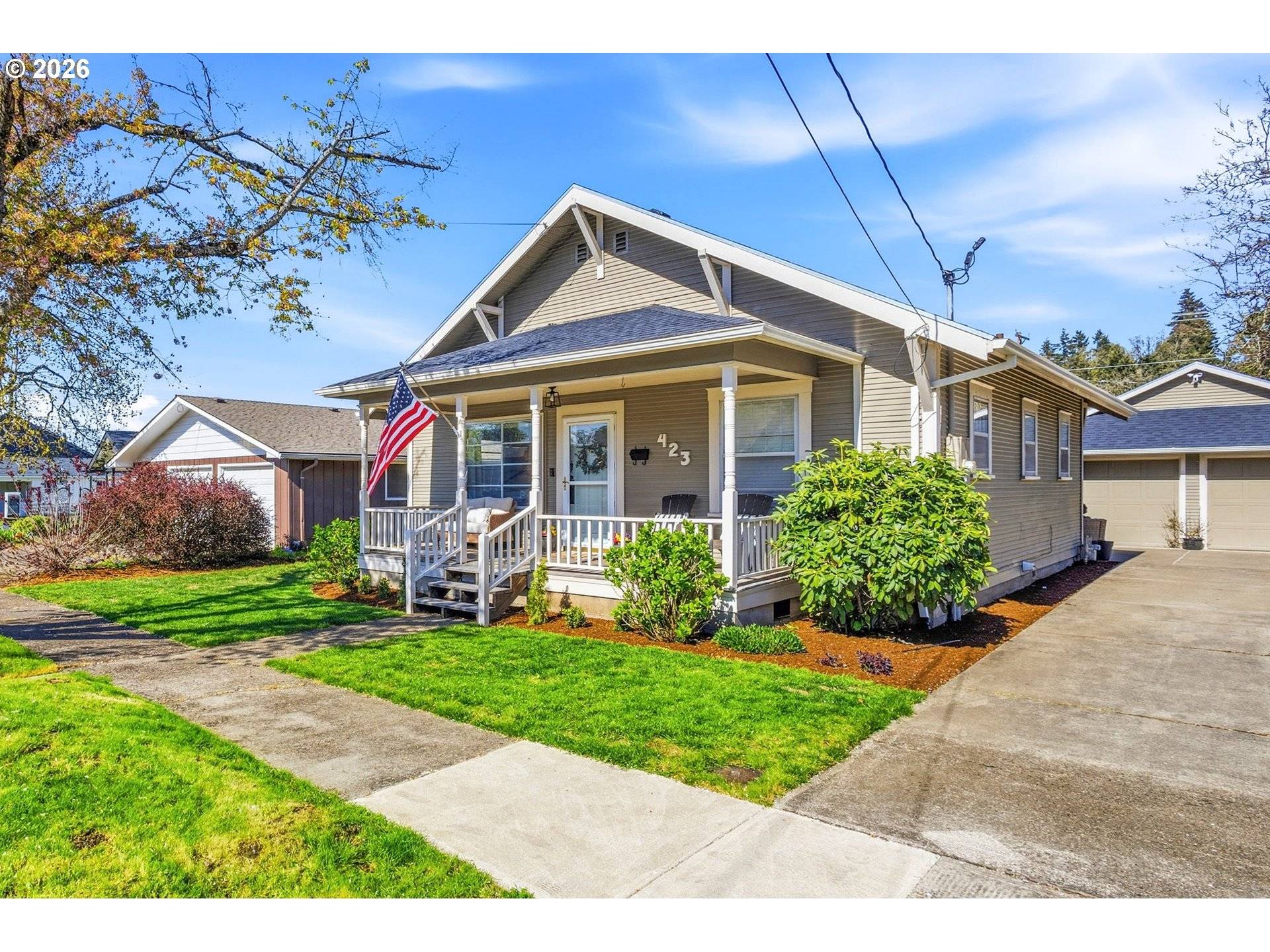 423 S 1ST ST, Silverton, OR 97381