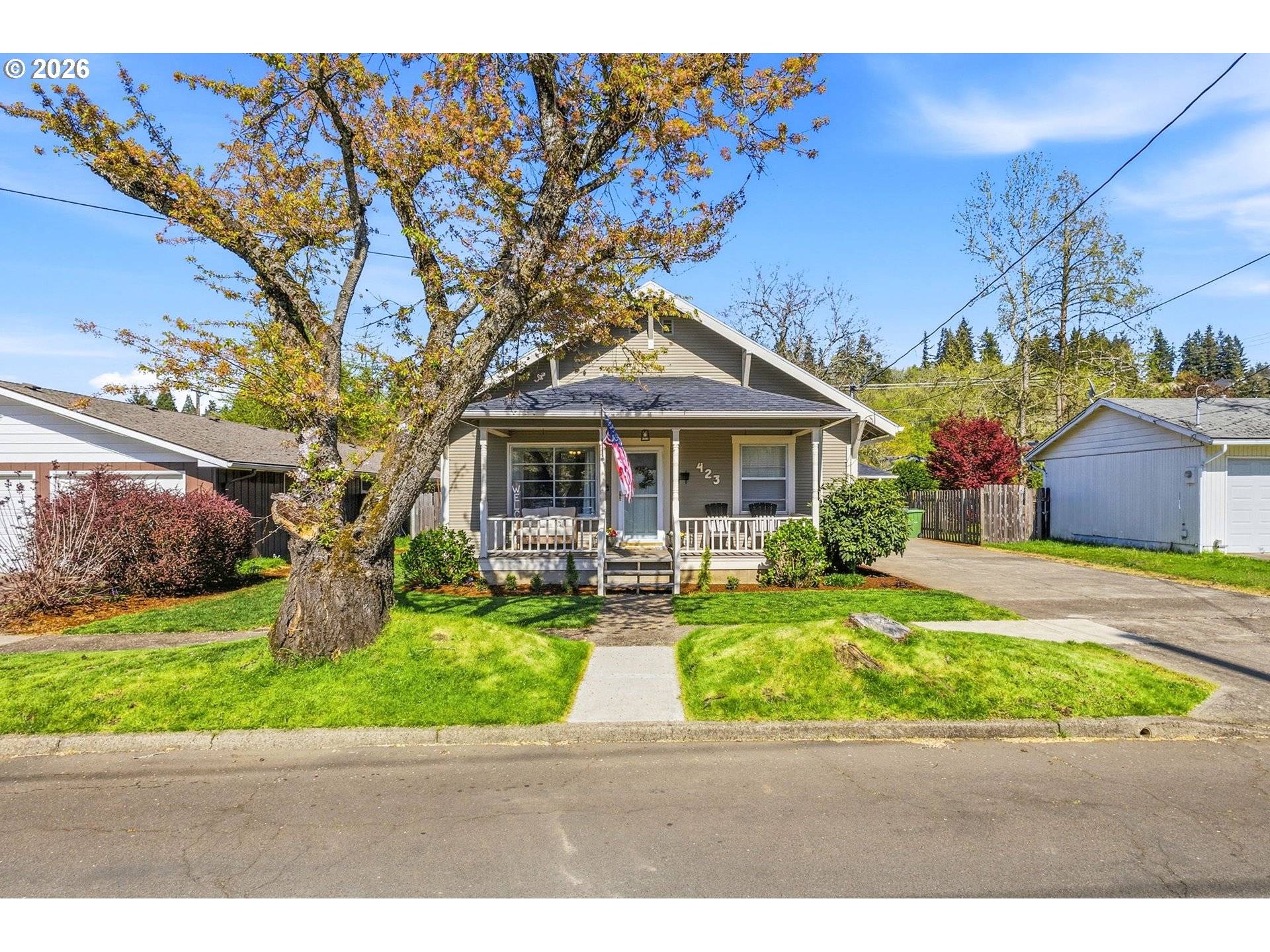 423 S 1ST ST, Silverton, OR 97381