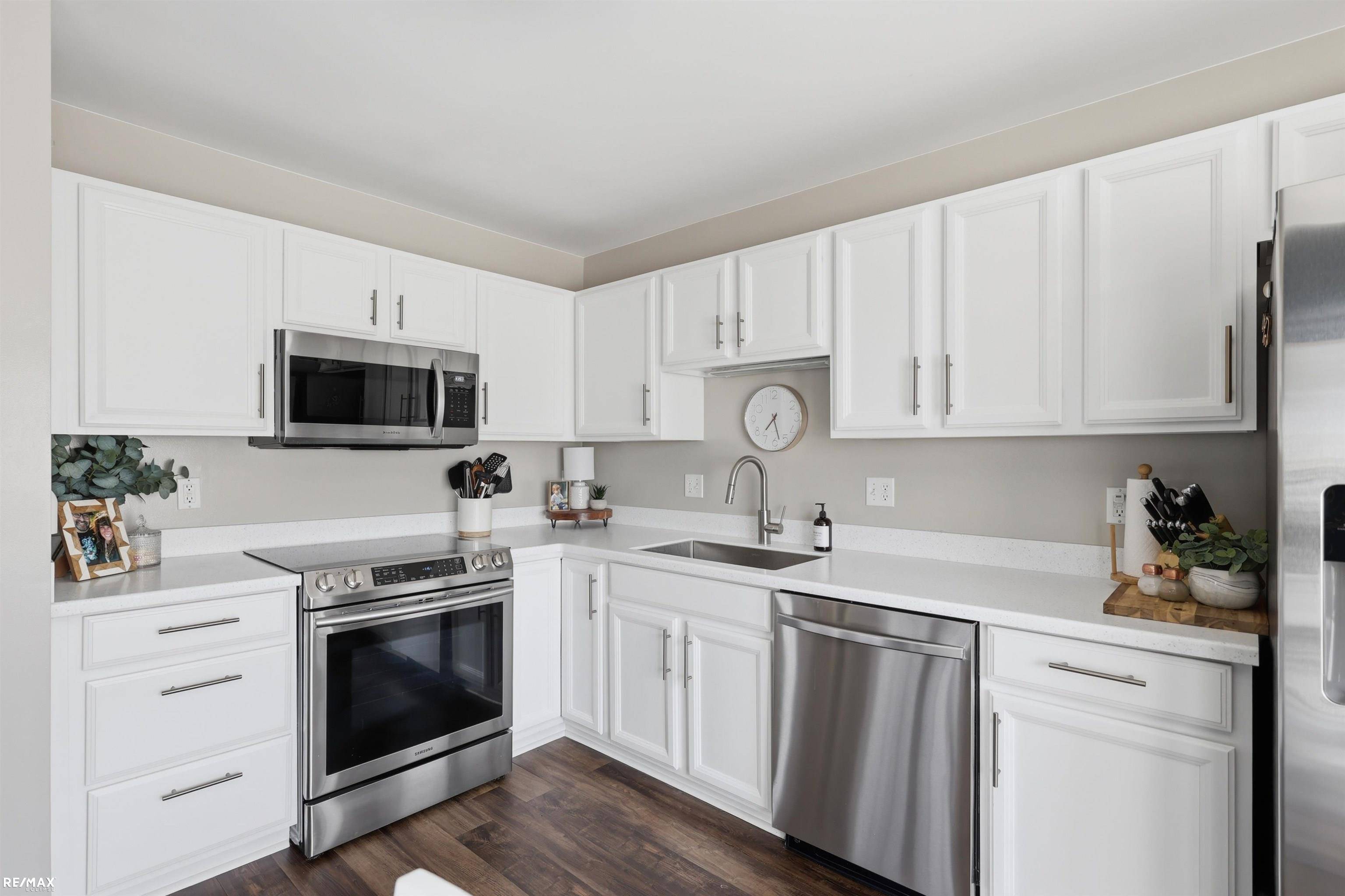 51829 Lionel LN, Chesterfield Twp, MI 48051