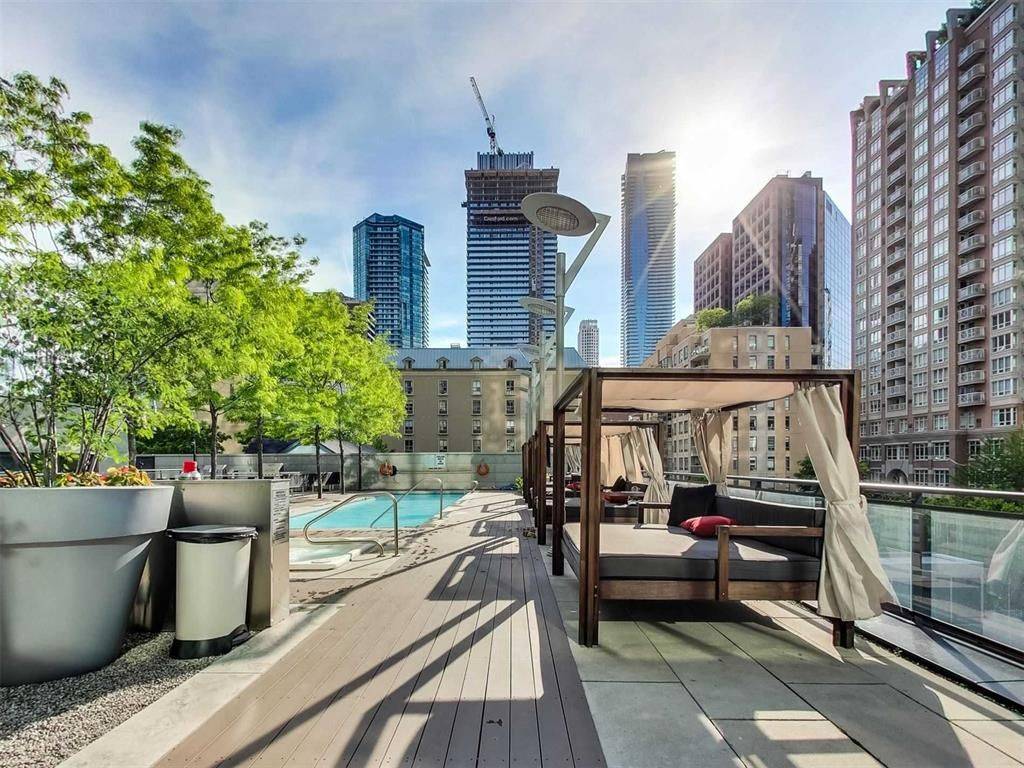 110 Charles ST E #2201, Toronto C08, ON M4Y 1T5
