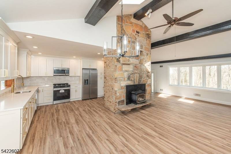 3 Maple Path, Mount Arlington Boro, NJ 07850