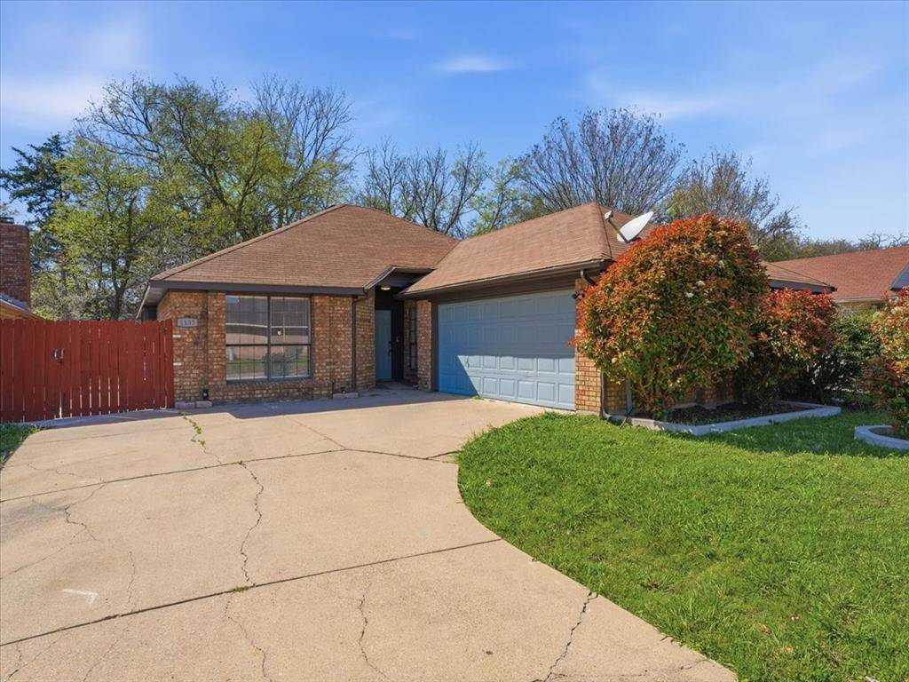 1133 Walnut Hill Lane, Desoto, TX 75115