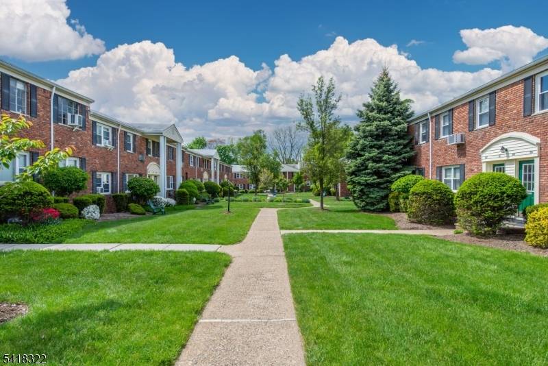 71 Roseland Ave #60, Caldwell Boro Twp., NJ 07006