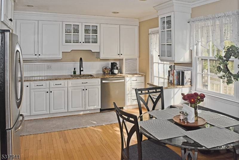 42 Melrose Dr, Chester Twp., NJ 07930