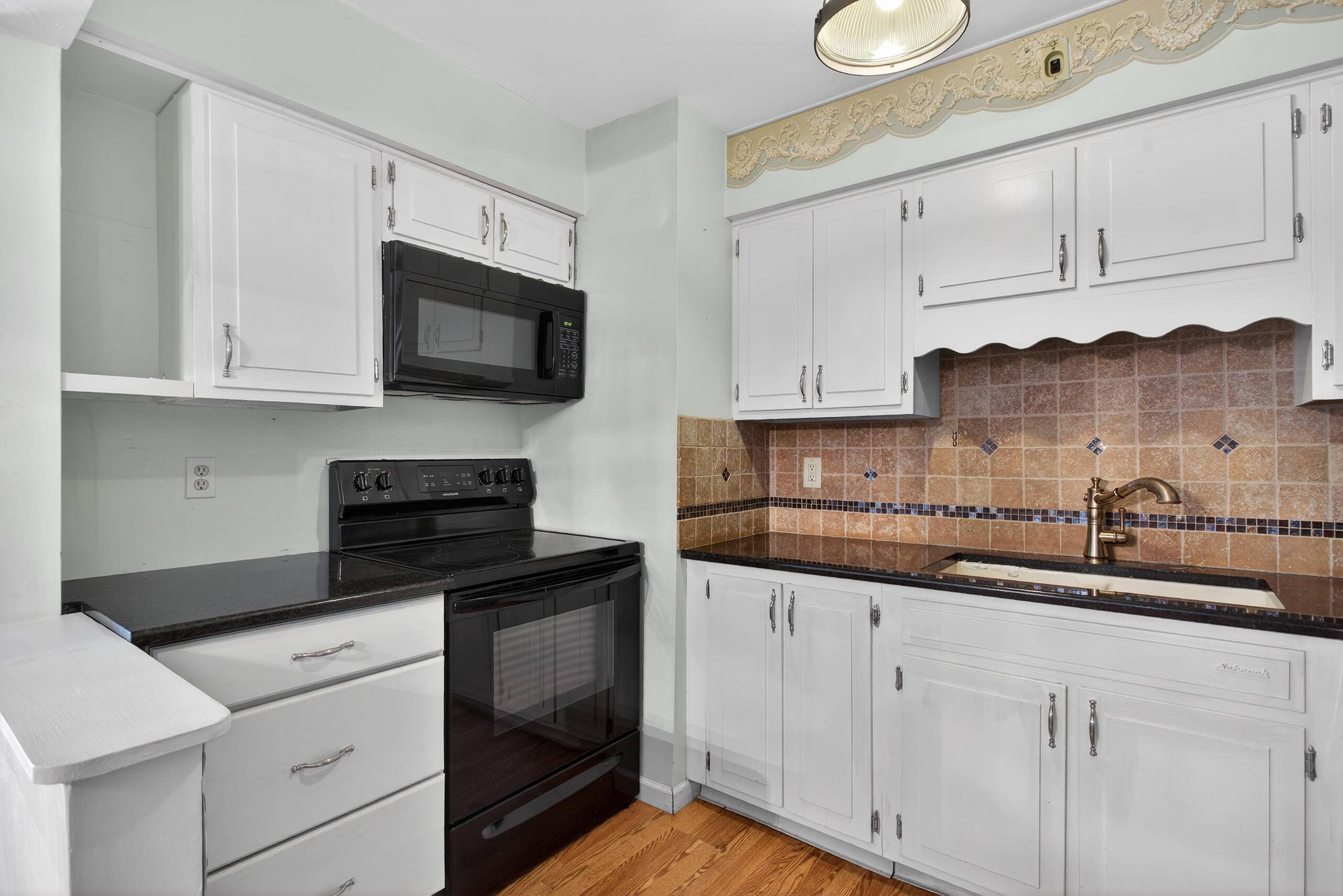 806 W Michigan #202E AVE, Jackson City, MI 49202