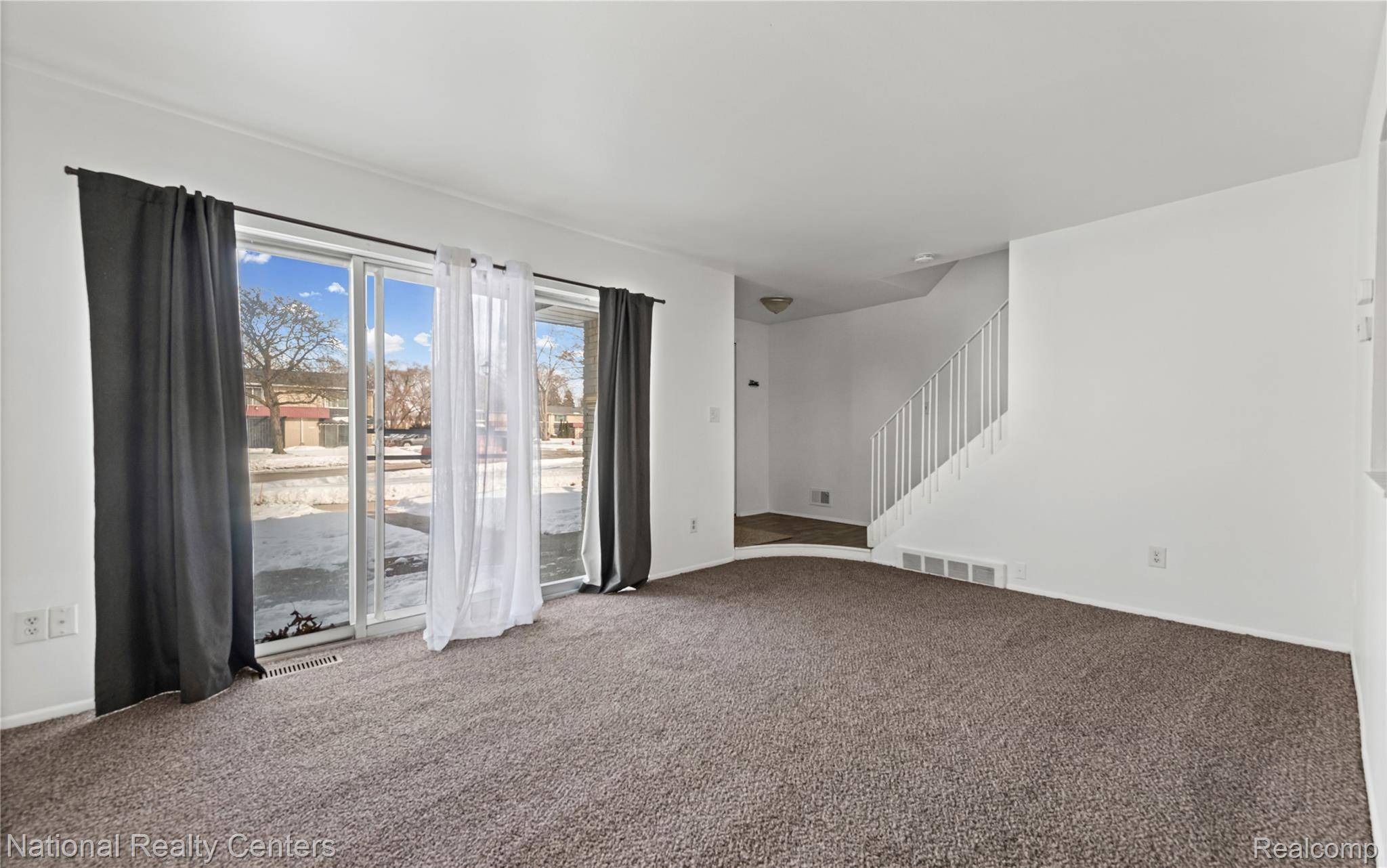 8232 Karam BLVD #1, Warren, MI 48093