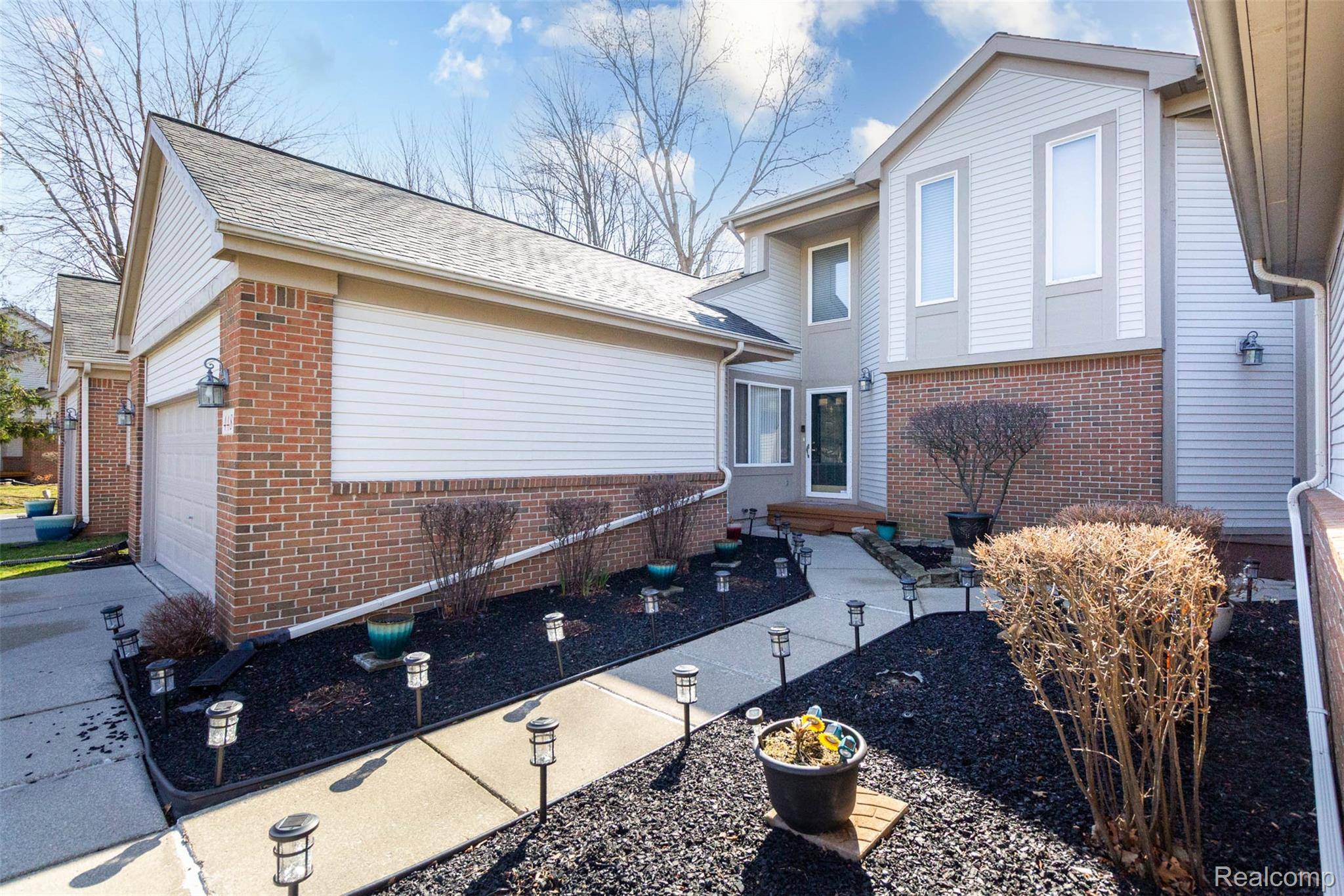 448 Ravencrest LN #50, Westland, MI 48185