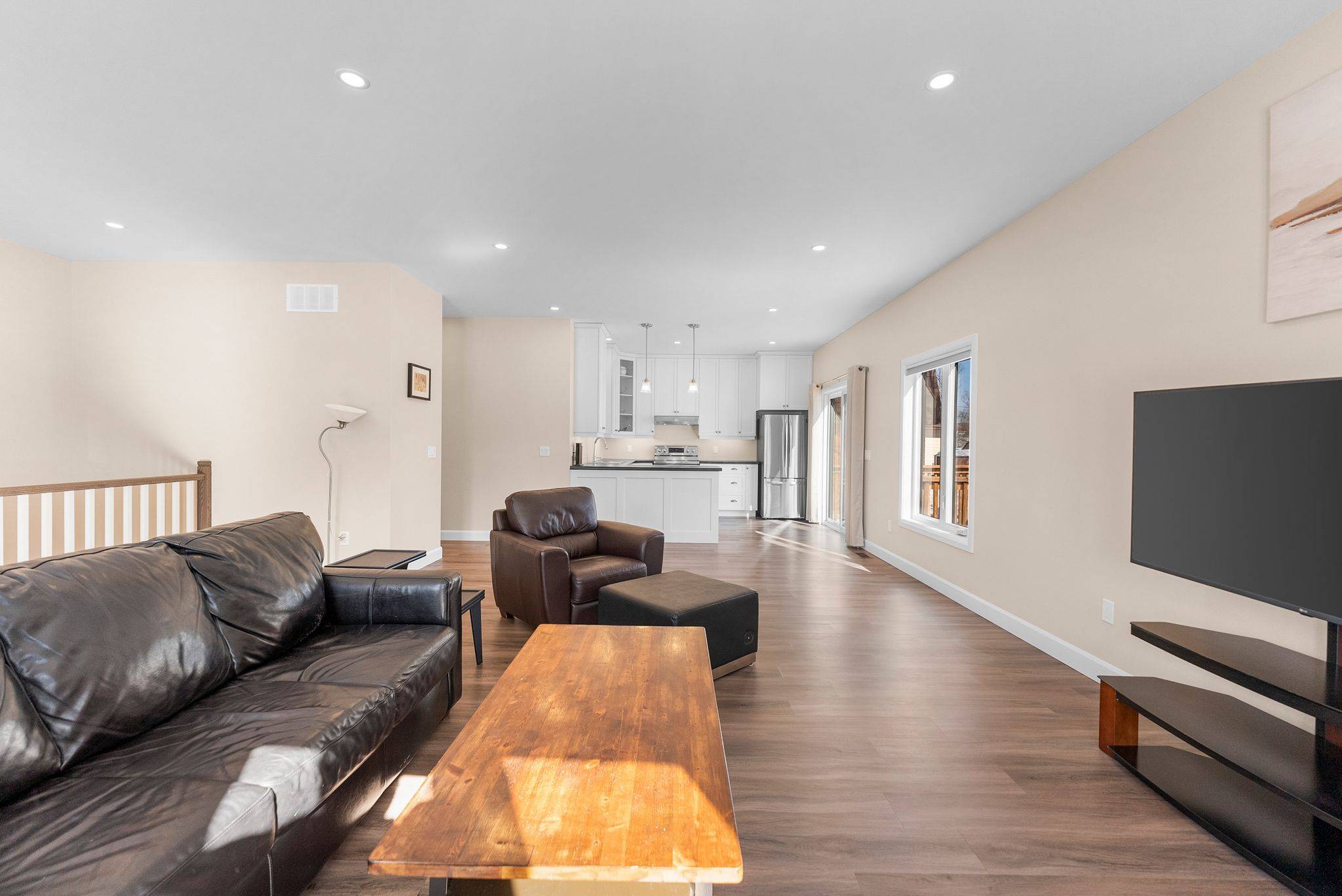 12 Simpson ST, Whitewater Region, ON K0J 1K0