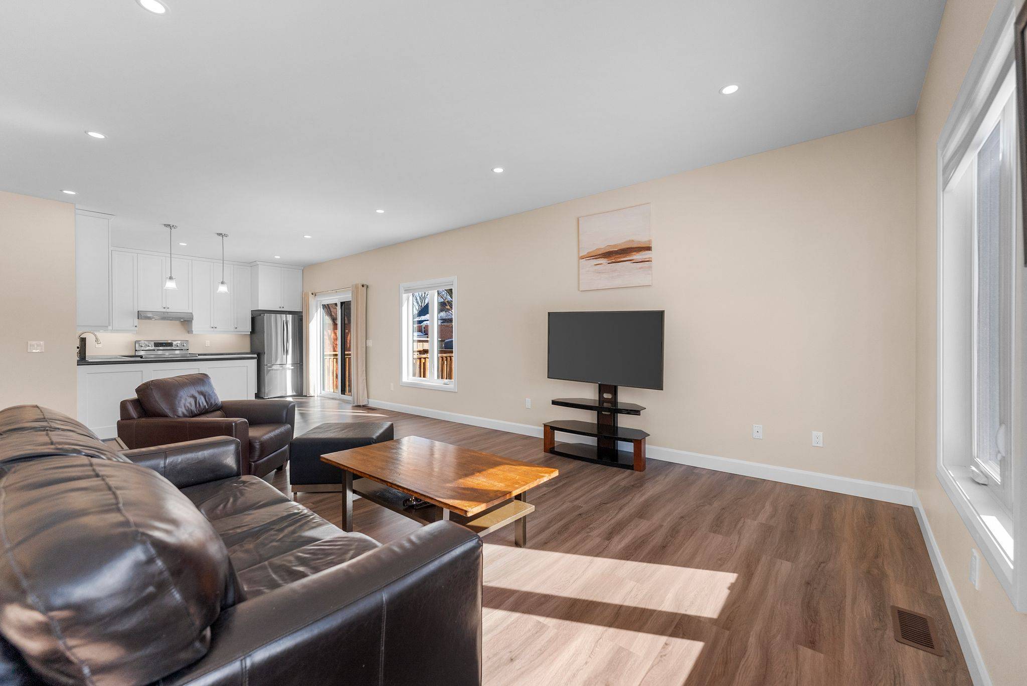 12 Simpson ST, Whitewater Region, ON K0J 1K0