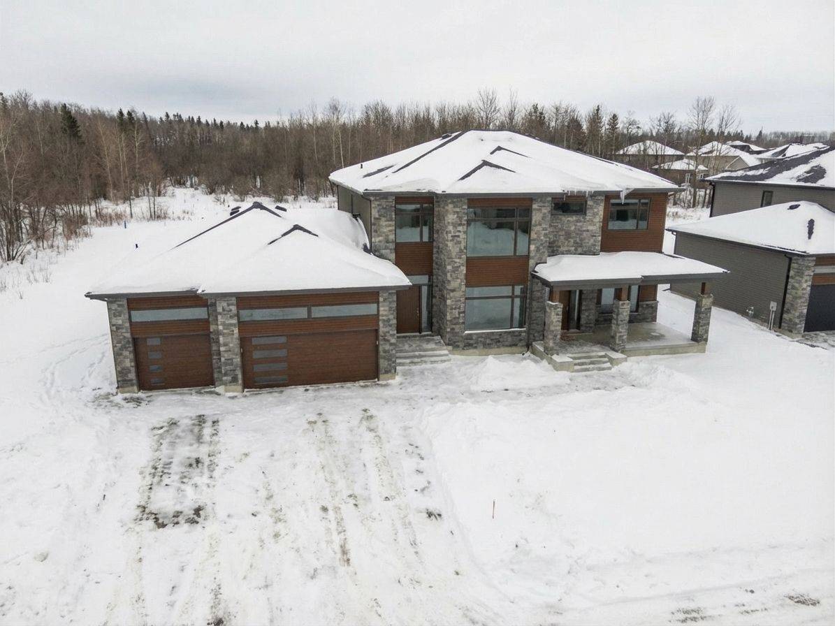 671 Ballycastle CRES, Blossom Park - Airport And Area, ON K1X 0A3