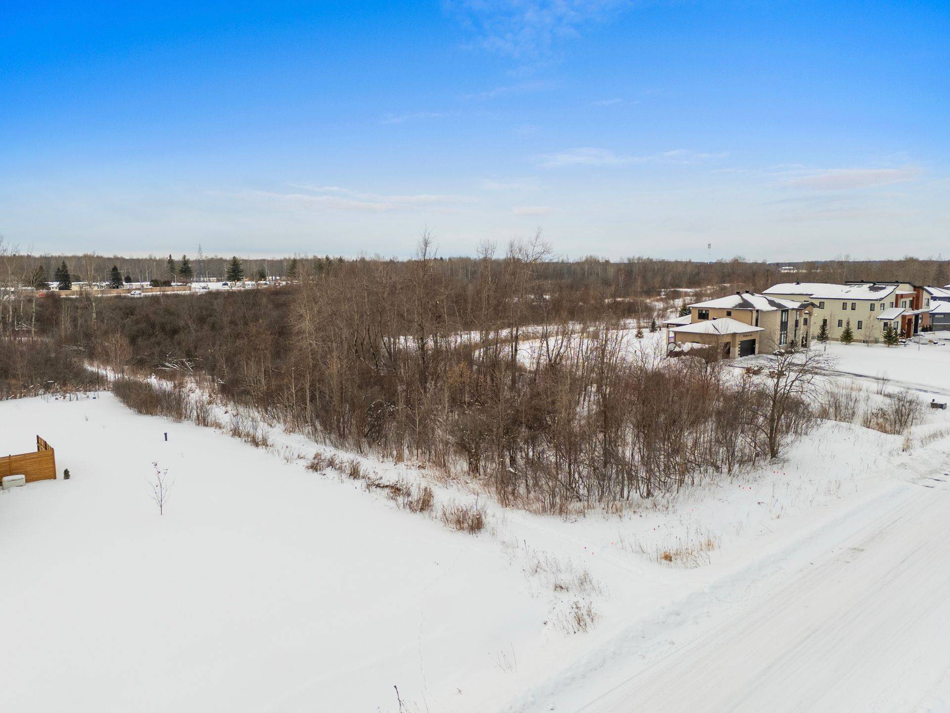 671 Ballycastle CRES, Blossom Park - Airport And Area, ON K1X 0A3