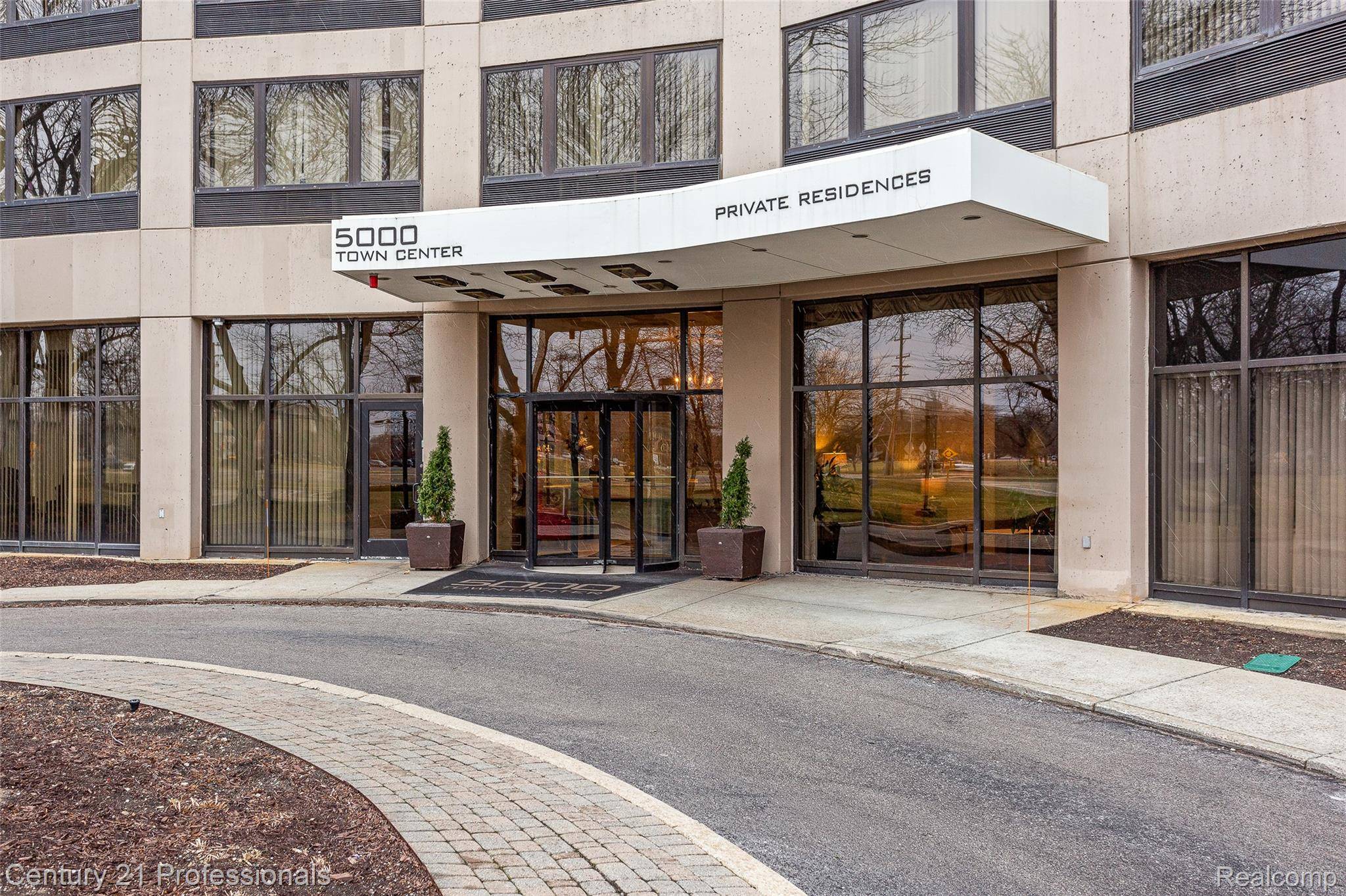 5000 Town Center #1704, Southfield, MI 48075
